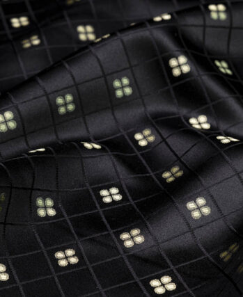Black-Ground Persimmon Calyx Lattice Shu Brocade