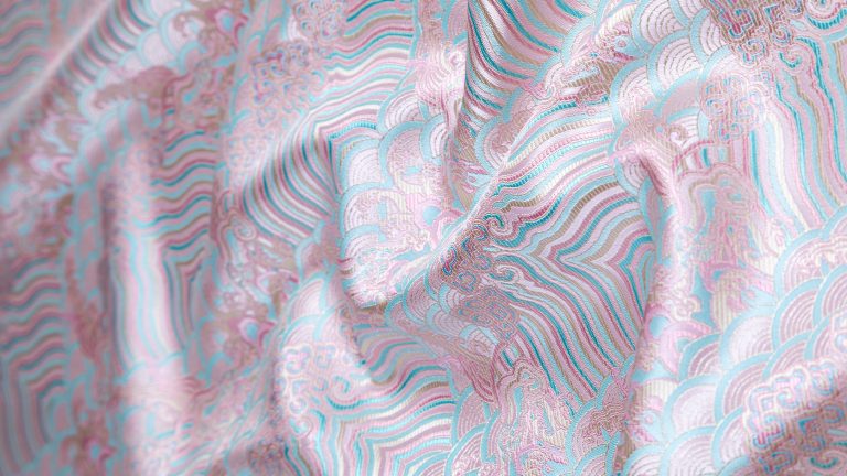 Shu Brocade vs. Ordinary Silk Fabric: What’s the Real Difference?